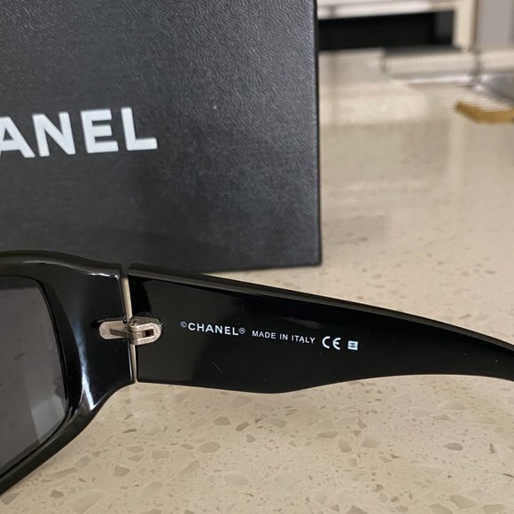 Chanel Black Sunglasses with Black Swarovski Crystals 🖤 - Picture 6 of 6